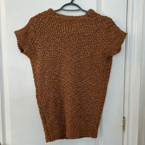 Simply Vera, Vera Wang knit top in size small. - Picture 2 of 6